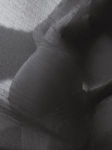 Natürliche emotionale Schwangerschaftsfotografie Babybauchfotografie in Niedersachsen