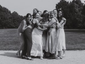 emotionale authenthische dokumentarische Hochzeitsfotografie Niedersachsen, cinematische Hochzeitsfotografie, Standesamtfotografin