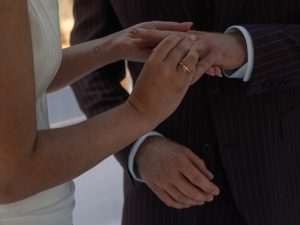 emotionale authenthische dokumentarische Hochzeitsfotografie Niedersachsen, cinematische Hochzeitsfotografie, Standesamtfotograf